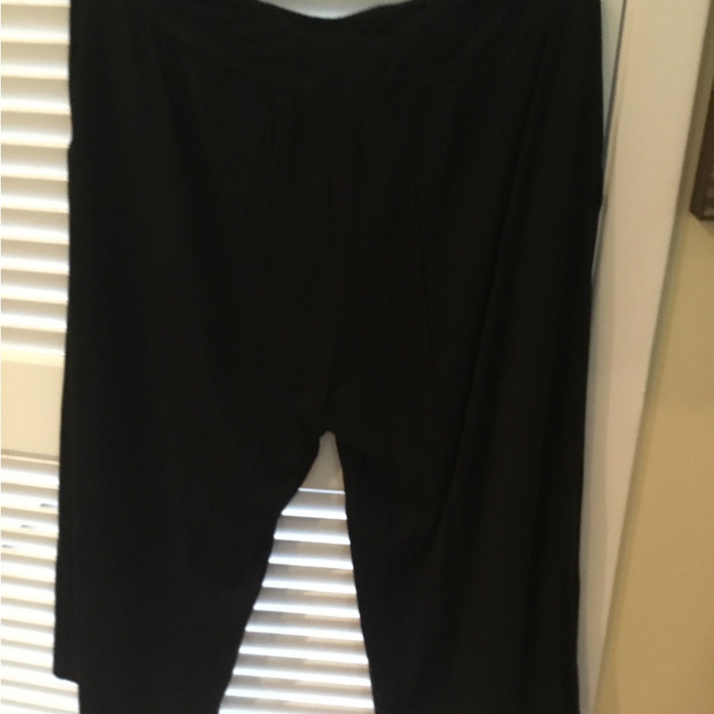 T shirt material cropped pants